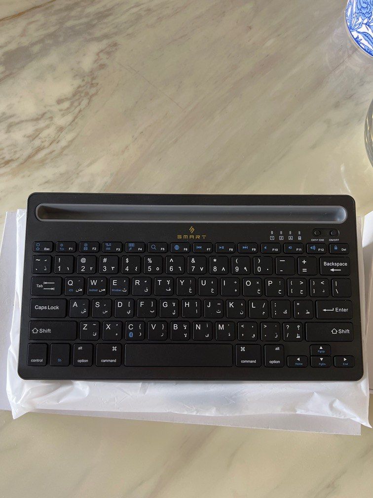 Integrated universal Bluetooth keyboard, Computers & Tech, Parts ...