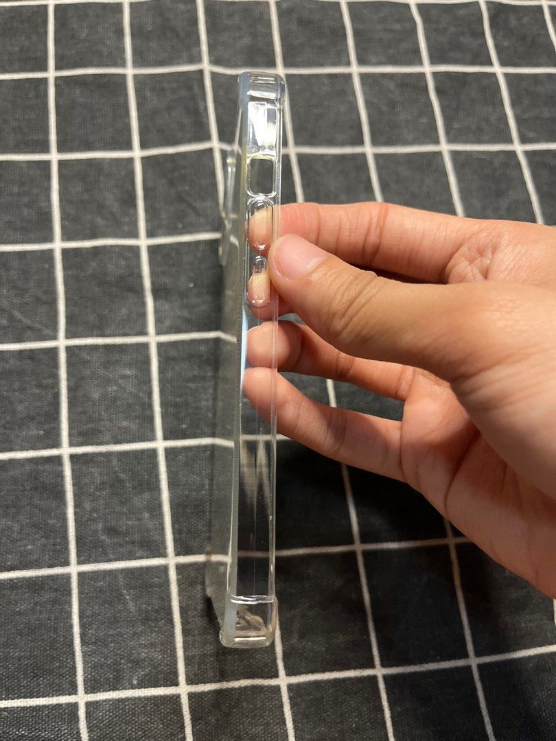 iPhone 13 clear case soft case (Category: Cases & Sleeves) located in Pasig City. Submitted by beautyloversph (Listing ID 1225680972, Image 3). Description: Used for 2months, from japan 💓 nag yellow na po but still ok for use.