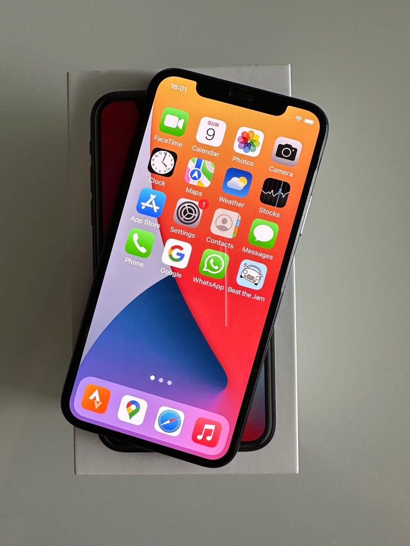 (Category: iPhone X Series) located in Singapore. Submitted by sck2323 (Listing ID 1225590882, Image 1). Description: iPhone X in 100% working condition c/w Original Box but without Charger and Charging Cable.