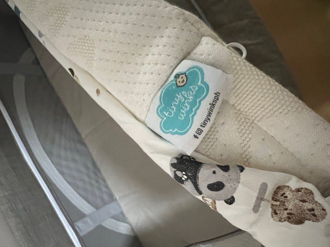 Joie Kubbie Cosleeper baby crib with mattress on Carousell