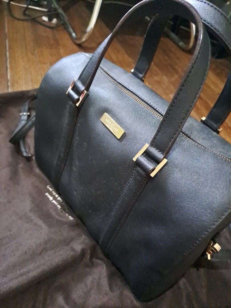 Kate Spade doctor's bag (Category: Luxury Bags & Wallets) located in Pasig City. Submitted by debfallar (Listing ID 1225594022, Image 2). Description: like new. in good condition. made of saffiano leather. gold buckles shiny. with care card and dust bag. well cared for..