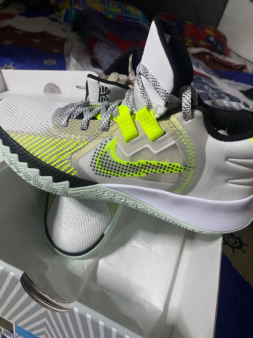 kyrie flytrap 5 (Category: Sneakers) located in Muar. Submitted by aibeeunique (Listing ID 1225633058, Image 1). Description: brand new! can't wear coz the size dont fit.. im wearing 8uk..this shoes is 8.5uk...