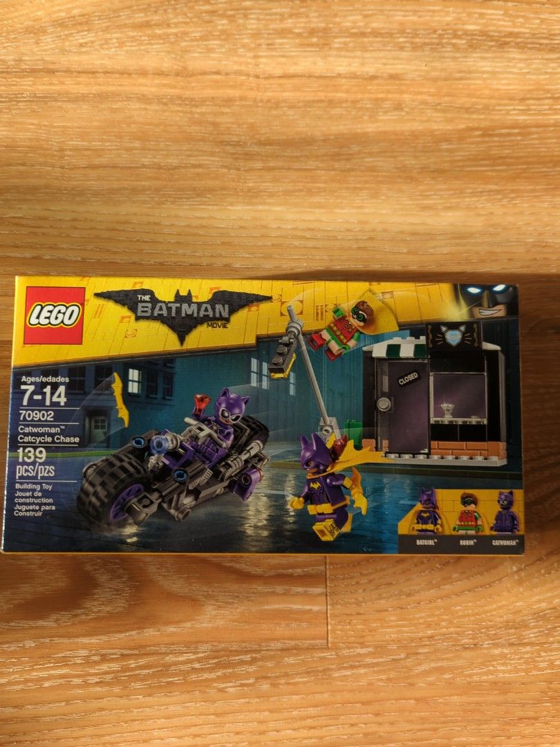 Lego 70902 The Batman Movie Catwoman Catcycle Chase, Hobbies & Toys, Toys &  Games on Carousell