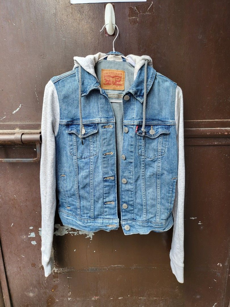 Levi'S Hybrid Trucker Hoodie Jacket, Women'S Fashion, Coats, Jackets And  Outerwear On Carousell