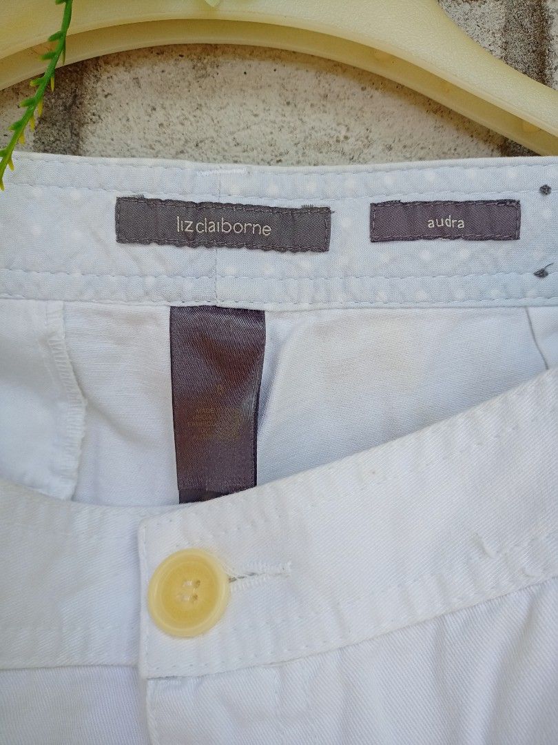 Liz Claiborne Men s Shorts PLEASE READ THE DESCRIPTION BELOW Men s Fashion Bottoms Shorts on Carousell