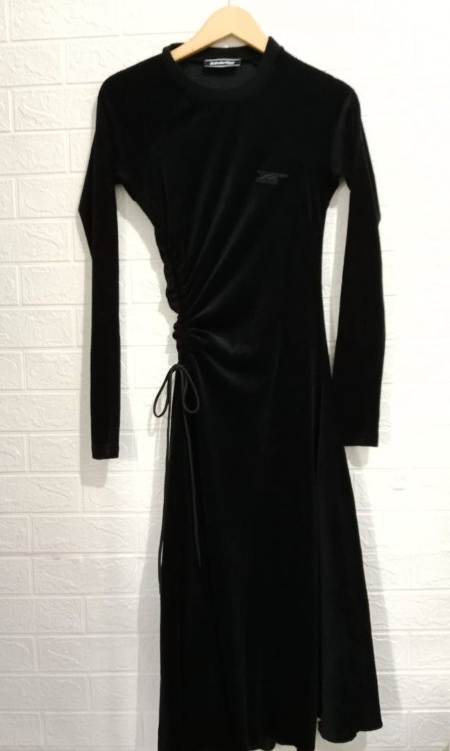 onitsuka tiger hitam