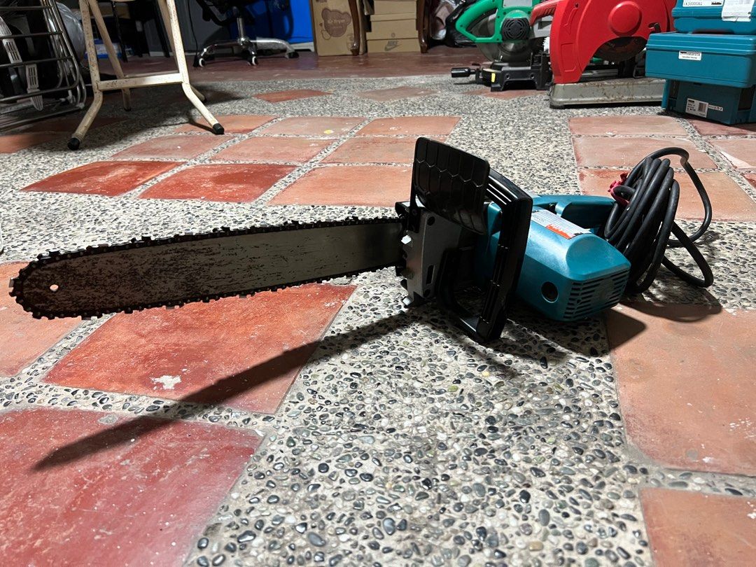 Makita Chainsaw, Commercial & Industrial, Construction Tools