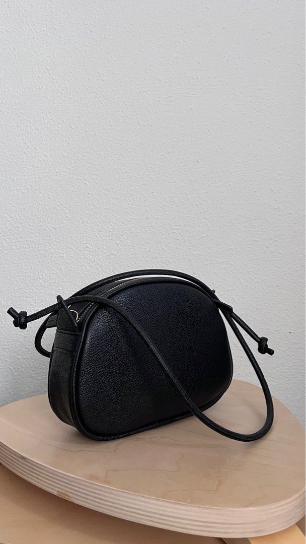 Mango black sling bag hotsell