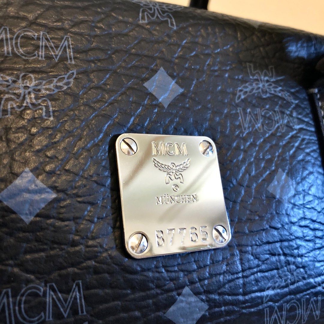 Mcm bag v1461 sales