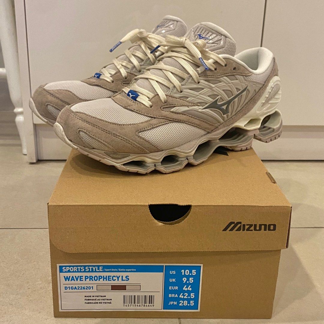Mizuno wave prophecy top size 10