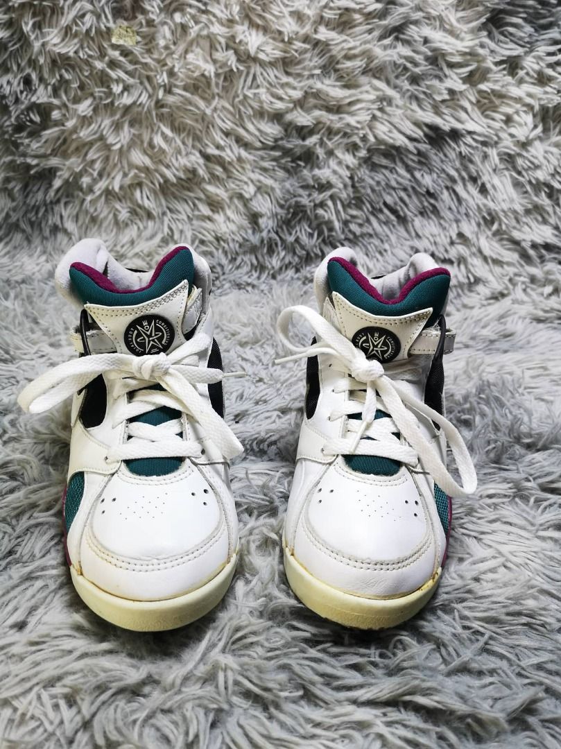 Total 9 sneakers on sale
