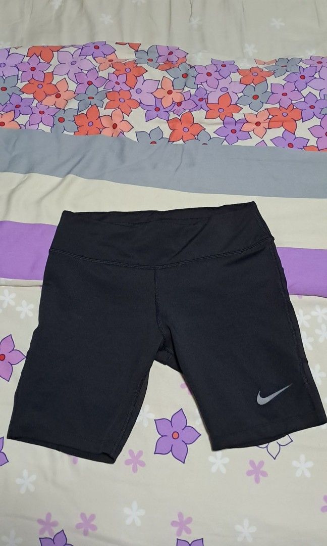 Nike compression shorts (Female), Women's Fashion, Watches