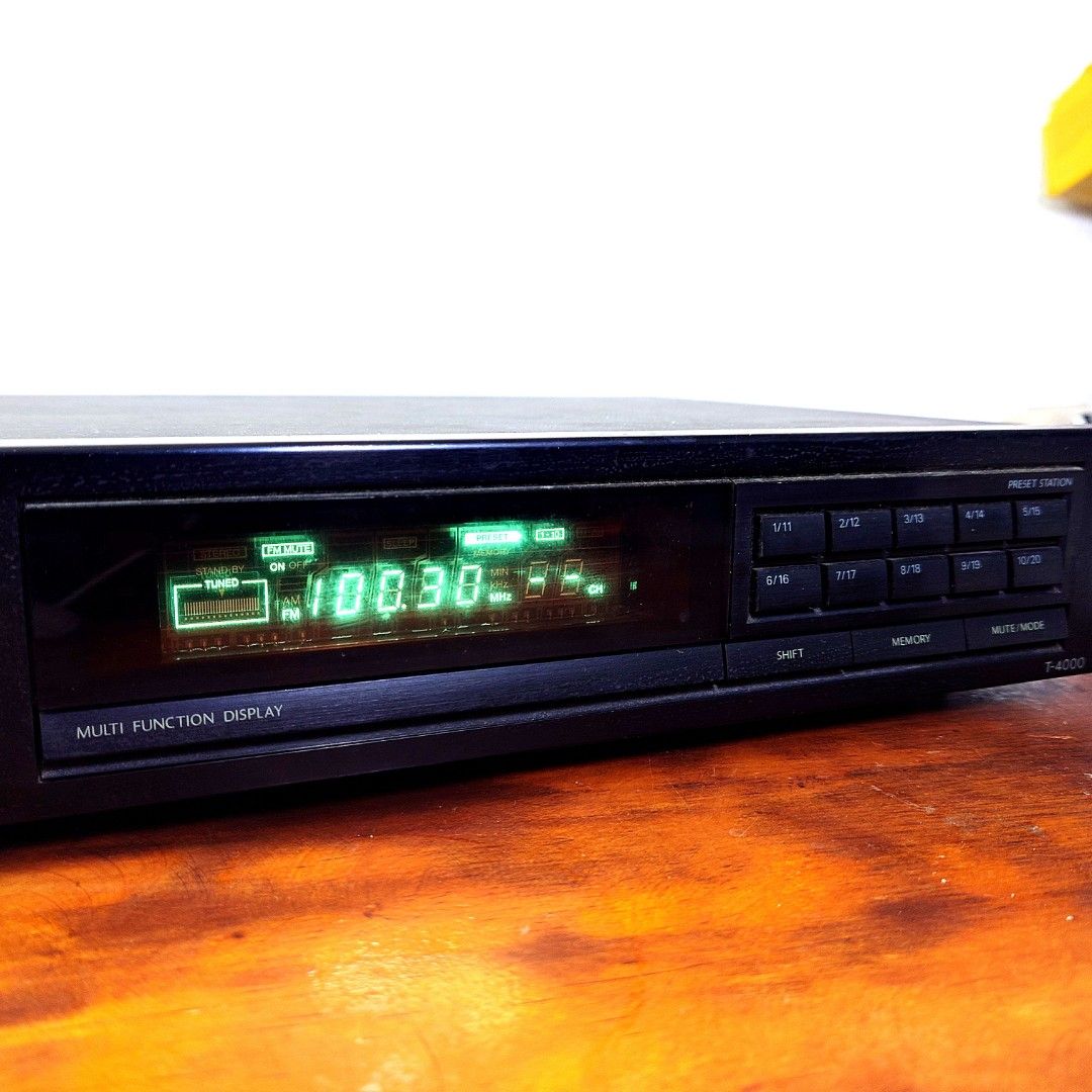 Onkyo Tuner Radio T4000 Quartz Synthesized FM Stereo / AM Tuner