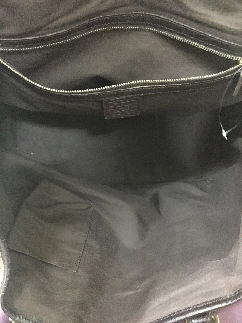 Original GUCCI sherryline medium open shopper tote (Category: Luxury Bags & Wallets) located in Makati City. Submitted by declutteringfor2023 (Listing ID 1225671751, Image 3). Description: Money-back guaranteed Has very small issue , refer to last photo Otherwise in excellent condition Clean inside lining Medium size Very classy GUCCI sherryline .