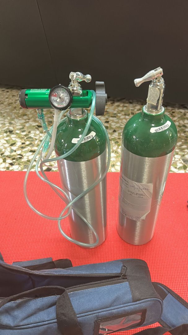 oxygen tank with regualtor, Health & Nutrition, Medical Supplies