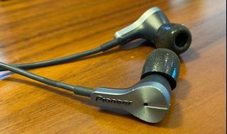 Pioneer RAYZ PLUS SE-LTC5R stereo earphones