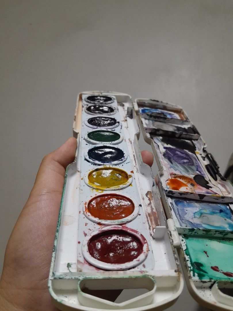 Prang & Pentel Watercolor bundle (Category: Craft Supplies & Tools) located in Baguio. Submitted by pheeebees (Listing ID 1225635817, Image 3). Description: watercolor set for only 200 pesos. prang - with sign of usage pentel - white lang po ata nagamit ko. di ko na masyadong tanda😁.