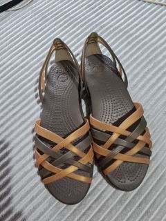 Preloved Authentic Crocs Sandals W6