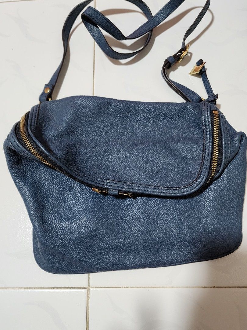 Rabeanco cube crossbody 2025