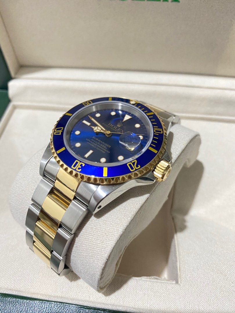 Rolex Submariner Bluesy (Category: Luxury Watches) located in Manila. Submitted by clicksmileph (Listing ID 1225661246, Image 2). Description: Rolex Submariner Bluesy 650,000 Php Submariner Bluesy 9/10 All working Case size: 40mm 18k Crown, Bezel, Strap All Original Parts Guaranteed Set with: Original box, Certificate, manual Meet-up area QC, Bulacan, Pampanga .