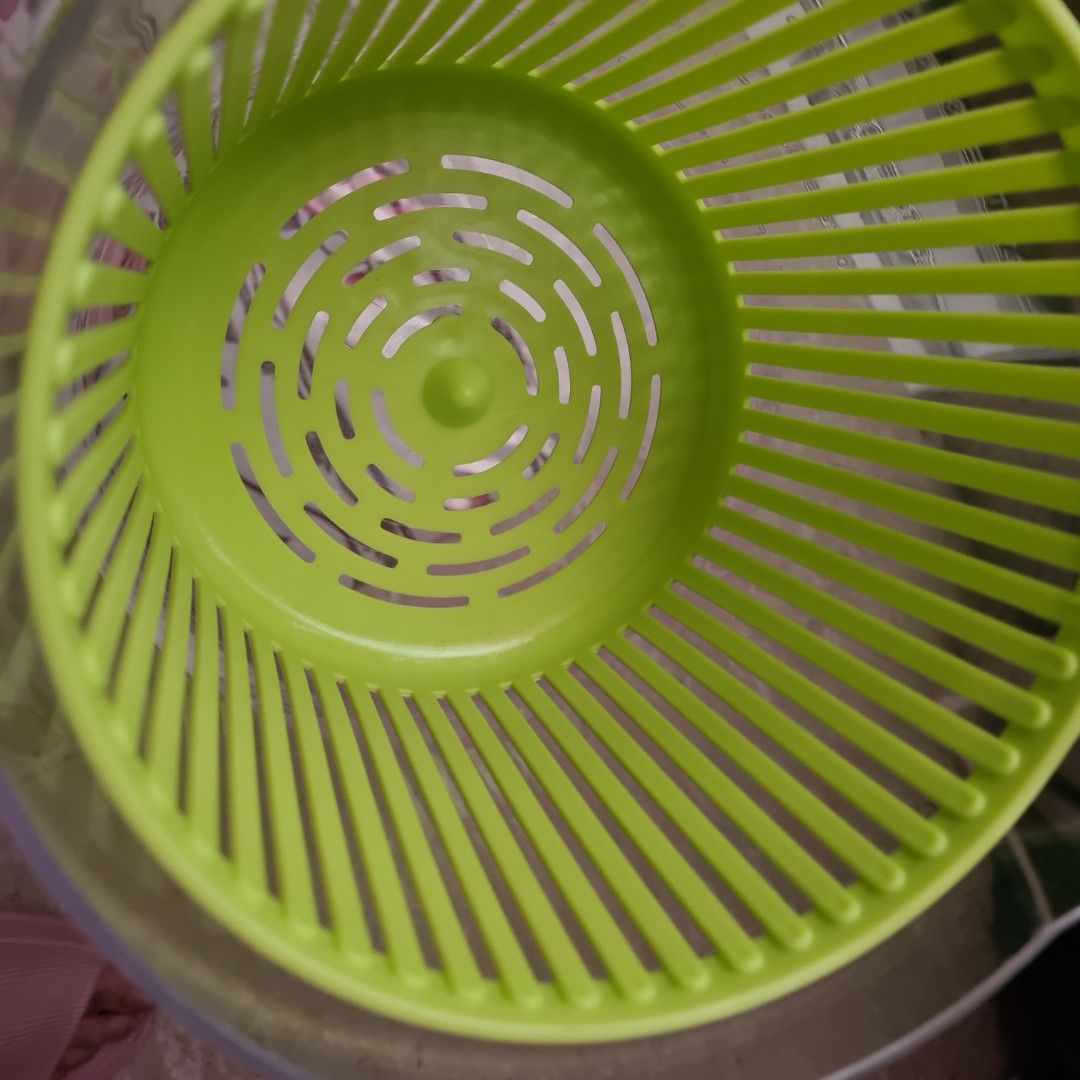 Salad vegetables strainer Spinach, romaine remove water after