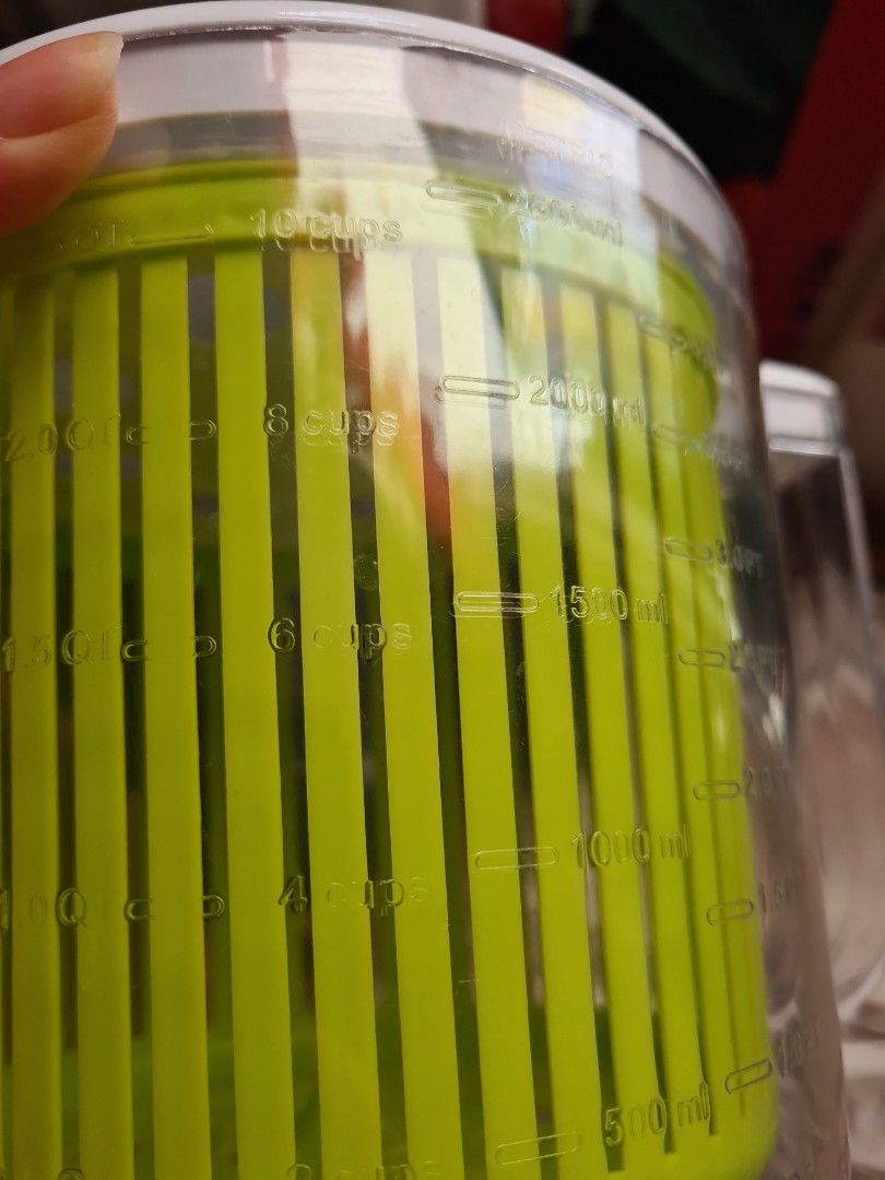 Salad vegetables strainer Spinach, romaine remove water after