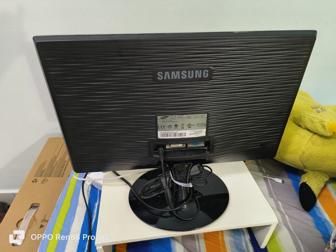 Samsung 19 inch Monitor, Computers & Tech, Parts & Accessories, Monitor