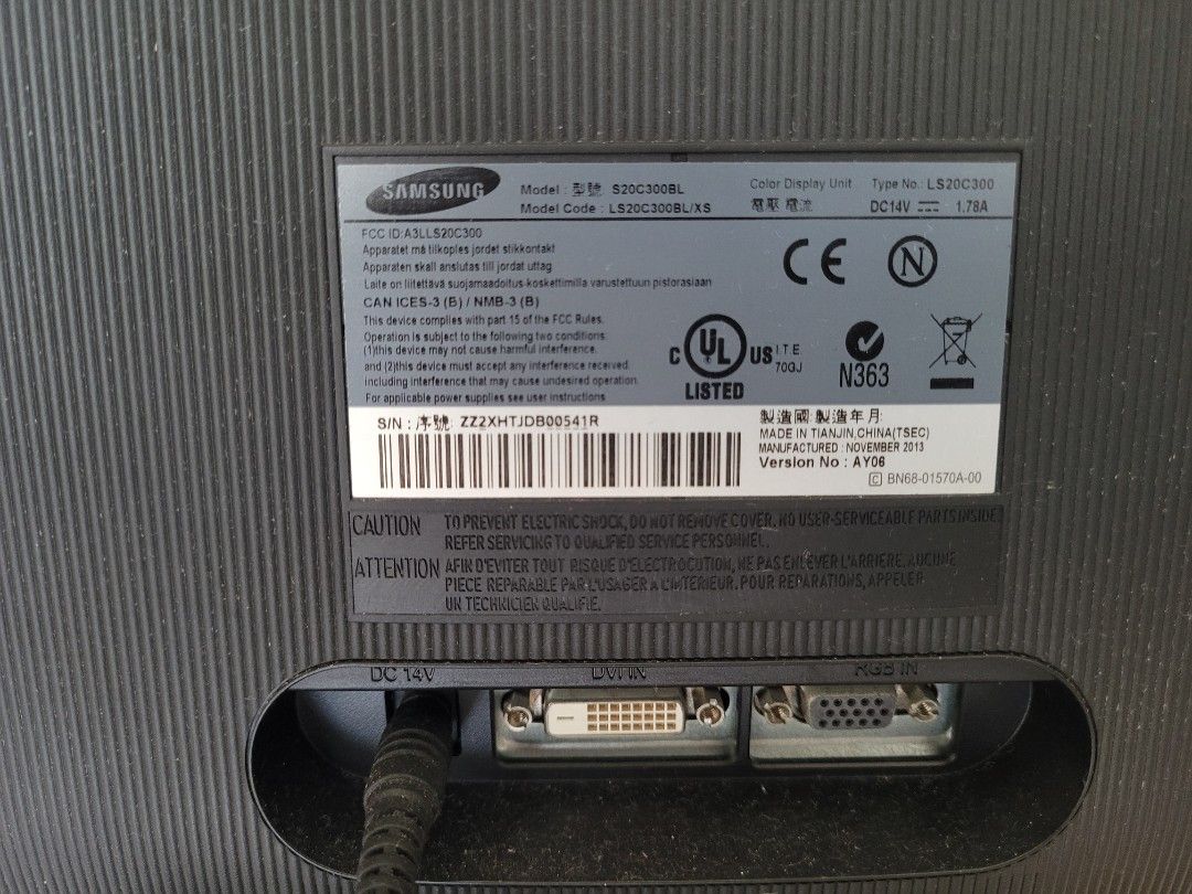 Samsung monitor S20C300BL, Computers & Tech, Parts & Accessories