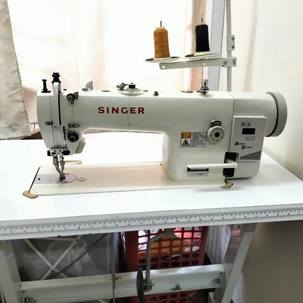Singer Walking Foot Industrial Sewing Machine, Hobbies & Toys