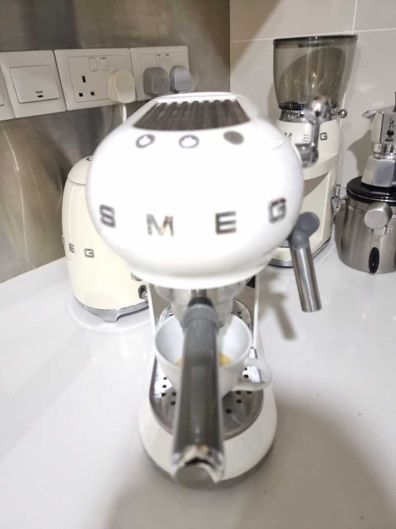 Smeg Coffee Machine espresso maker, TV & Home Appliances, Kitchen