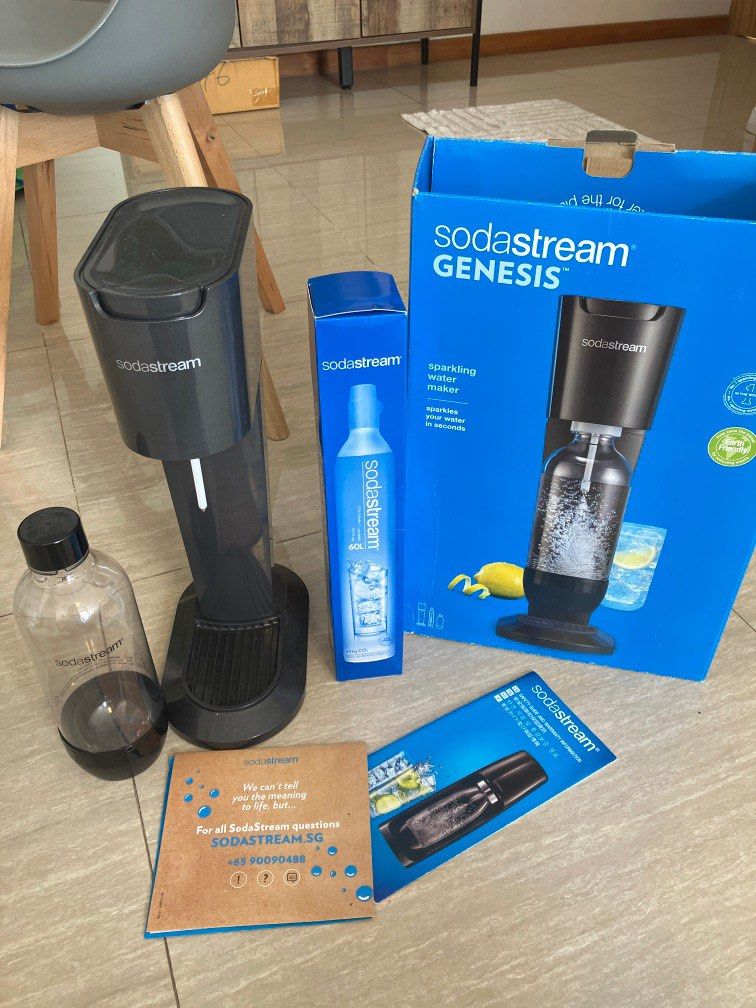 Sodastream Genesis sparkling water maker, TV & Home Appliances, Kitchen