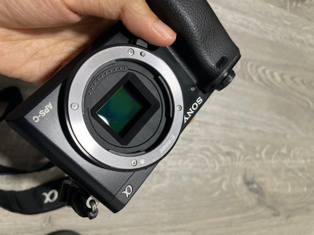 Sony A6000 with stock lens and SEL35F18, Photography, Cameras on Carousell