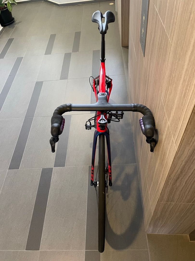 Specialized Allez Sprint Disc size 52 , DT swiss carbon wheels , carbon