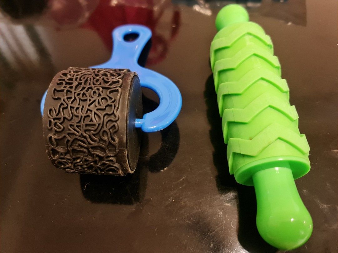 Texture roller (Category: Educational & Learning Toys) located in Singapore. Submitted by wesho (Listing ID 1225642878, Image 1). Description: Clay texture roller. child safe..