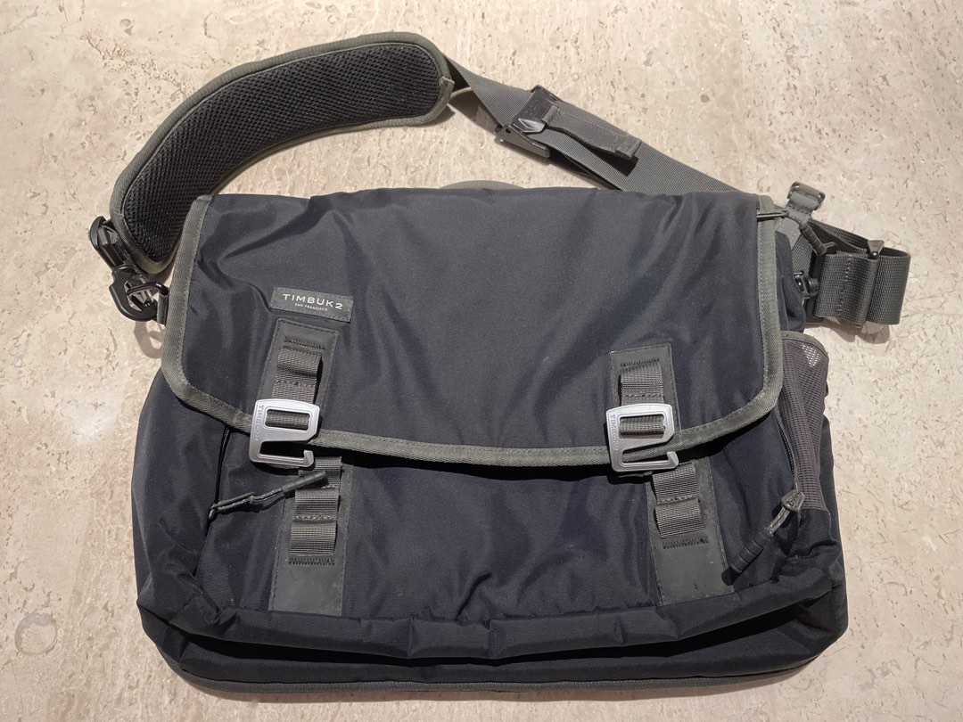 Timbuk2 Command Laptop Messenger Bag, Luxury, Bags & Wallets on Carousell