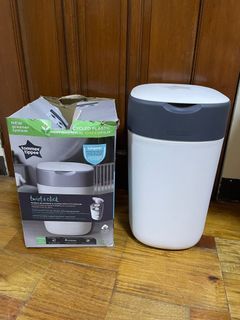 Tommee Tippee Twist and Click Nappy Disposal Bin