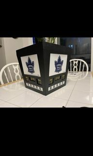 TORONTO MAPLE LEAFS VINTAGE LIGHT $399.99