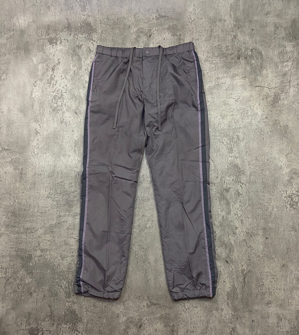 Track Pants Uniqlo, Fesyen Pria, Pakaian , Bawahan di Carousell