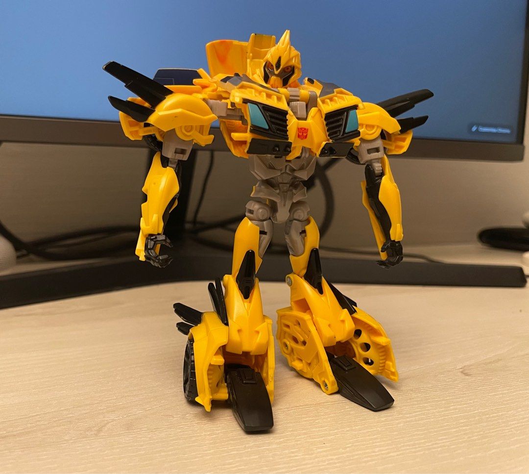 Transformers Prime Beast Hunters Deluxe Class Bumblebee (Loose