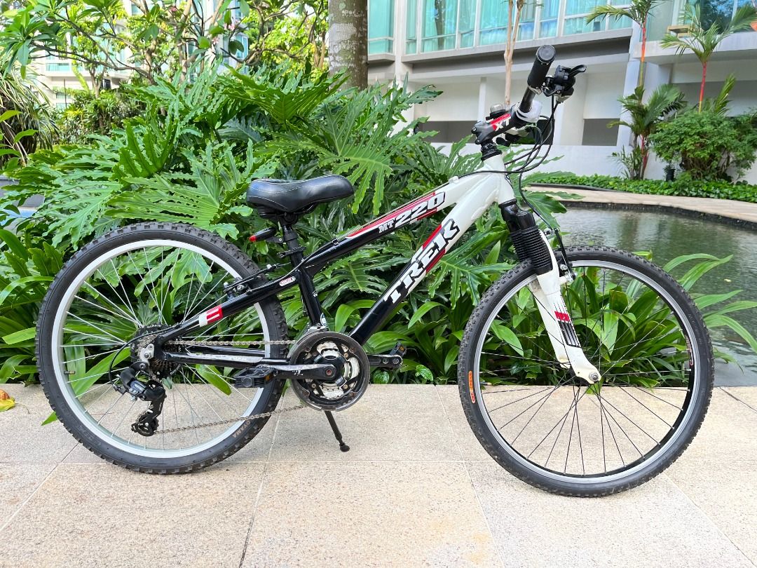 Trek MT220 Kids MTB 24 inch wheel Sports Equipment Bicycles