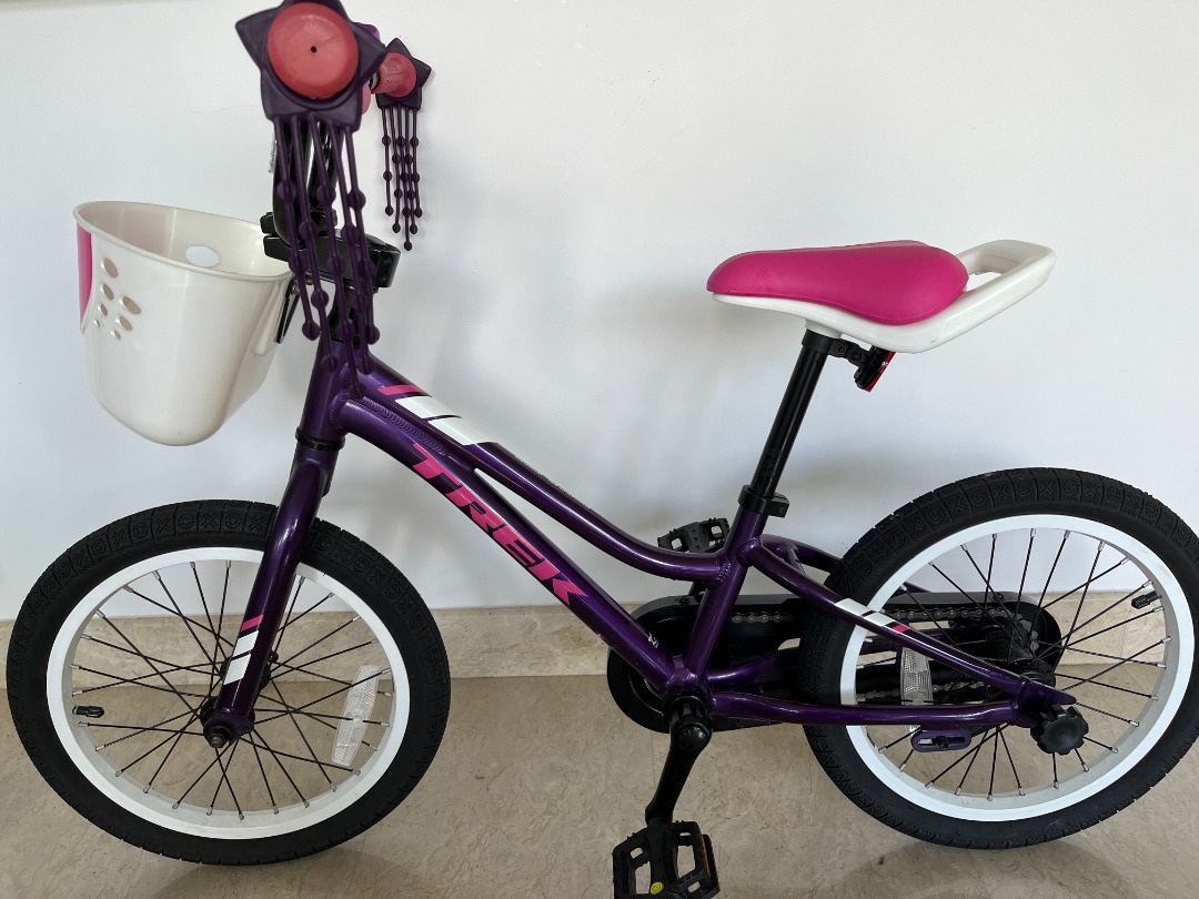 Trek Precaliber 16 Kids bicycle with training wheels Like new
