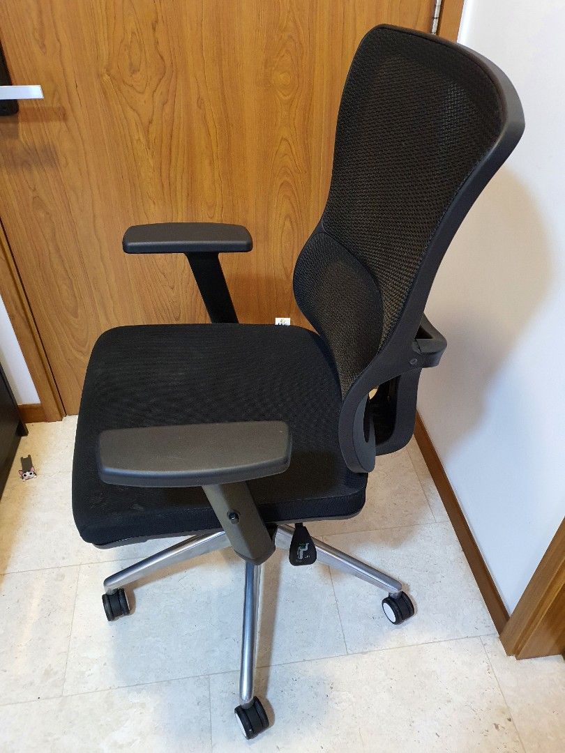 UMD Mesh Office Chair, Furniture & Home Living, Furniture, Chairs on ...