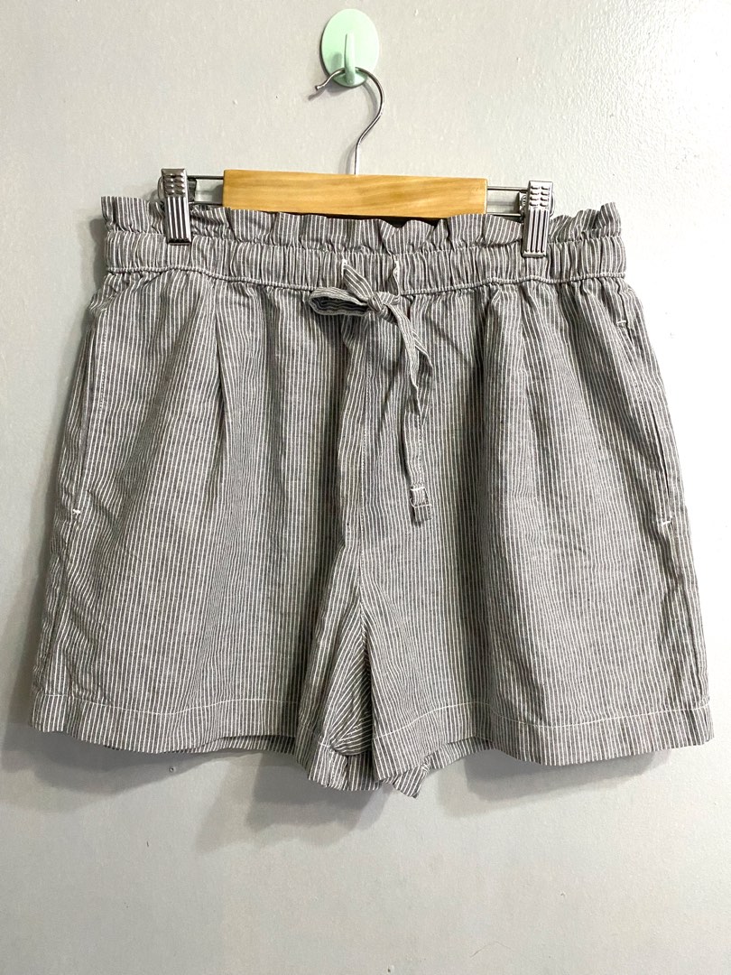 Uniqlo linen blend striped shorts on Carousell