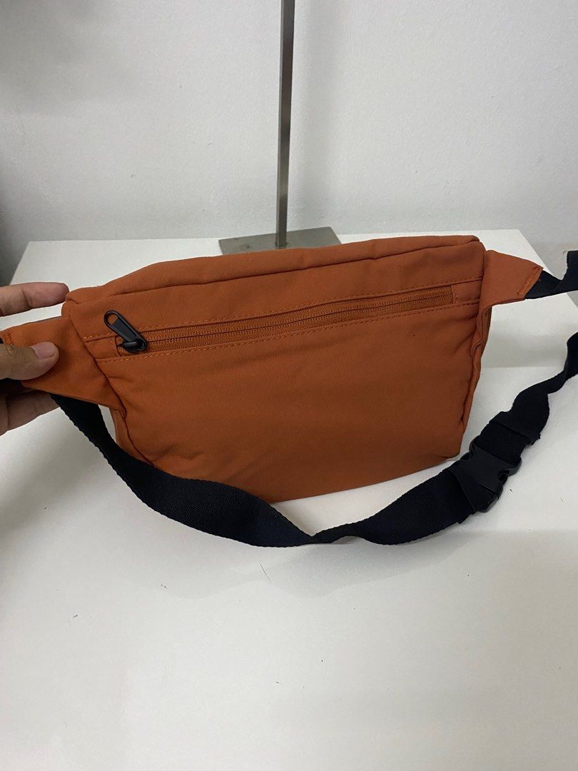 Uniqlo Pouch Bag, Men's Fashion, Bags, Sling Bags on Carousell