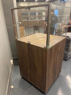 Used Display cabinet - 7/10 condition!