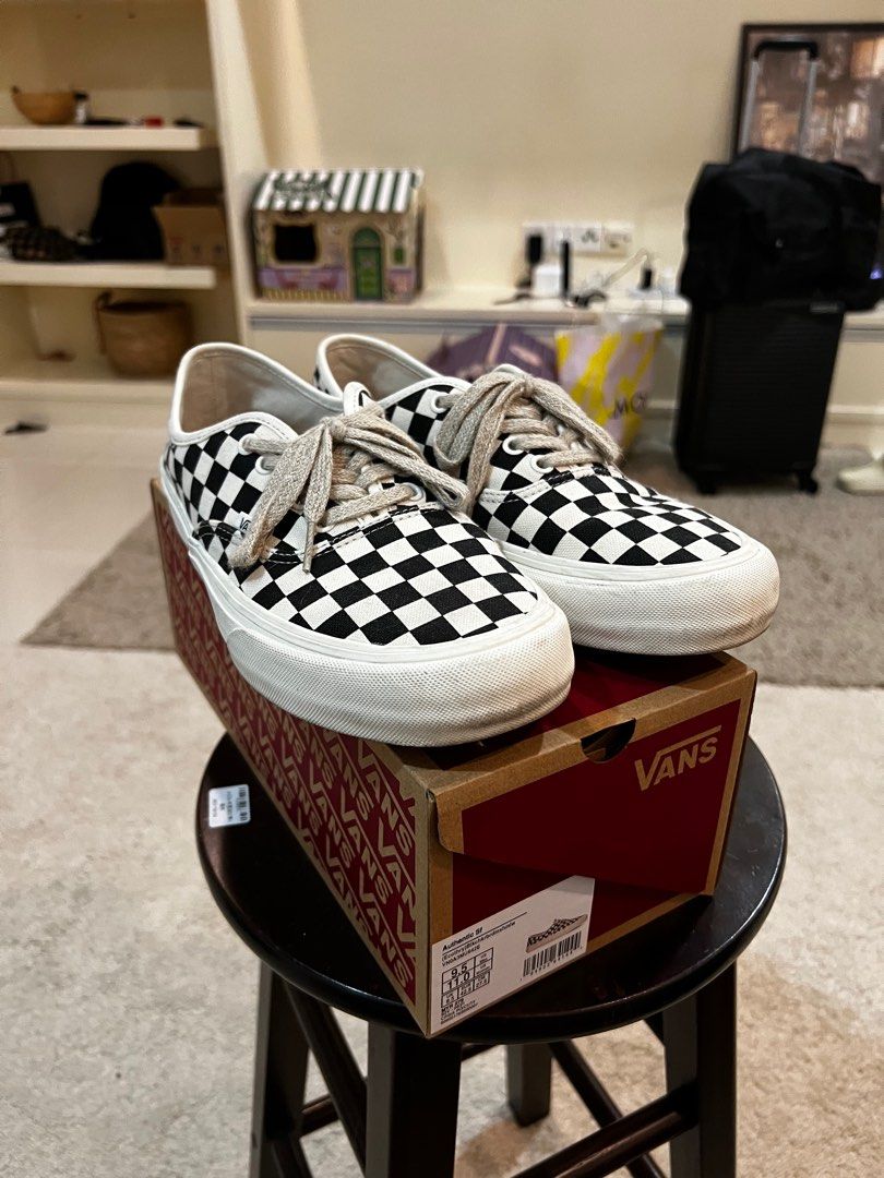 Vans checkerboard authentic outlet on feet