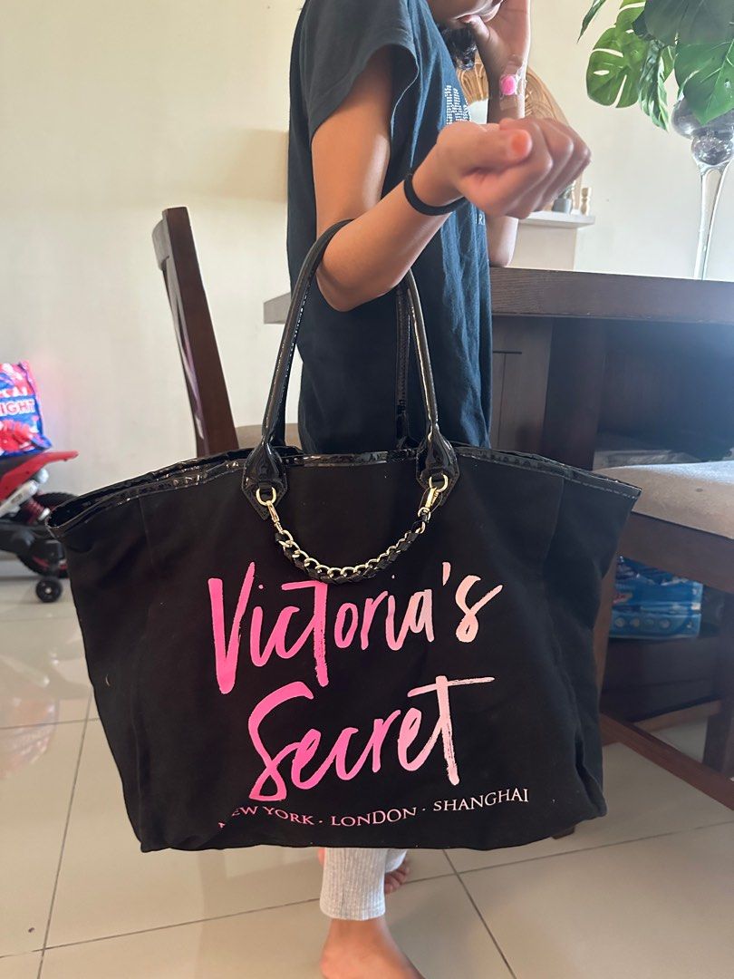 HOT* Victoria's Secret FREE Getaway Bag with $75 Purchase + Secret Rewards  are BACK (FREE $10-$500 Gift Card) and Deal Idea! | Victoria secret duffle  bag, Getaway bag, Weekender bag