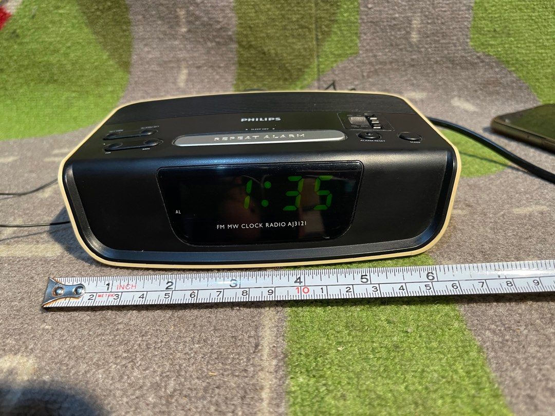 Vintage Philips Radio Clock Complete Am Fm stations, Audio, Portable