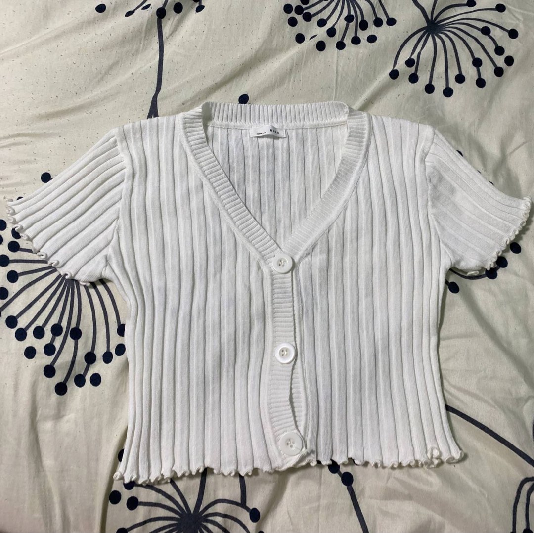 white crop top ribbed button, Women's Fashion, Tops, Other Tops on