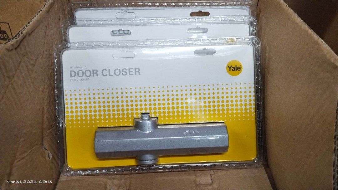 Yale door closer V2022 SB, Furniture & Home Living, Security & Locks